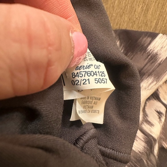 NWOT AERIE GREY AND WHITE 2 PIECE SET SKORT AND SPORTS BRA - Size XL SKU:588 - Picture 4 of 9